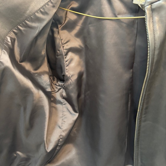 Banana Republic Black Leather Bomber Jacket - Picture 10 of 10